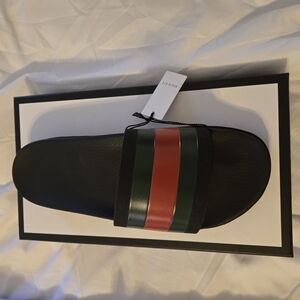 Gucci Men's Black Slide Sandals with Red and Green Stripes